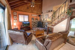 Sky Chalet 3 Bedroom Cabin by RedAwning