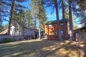 Sky Chalet 3 Bedroom Cabin by RedAwning