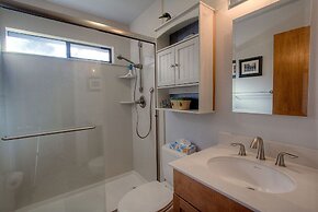 Sky Chalet 3 Bedroom Cabin by RedAwning
