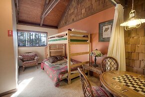 Sky Chalet 3 Bedroom Cabin by RedAwning
