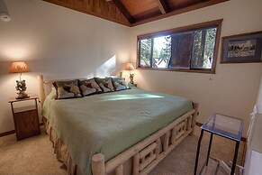 Sky Chalet 3 Bedroom Cabin by RedAwning