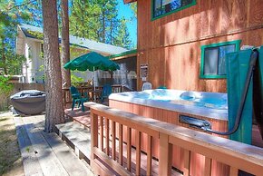 Sky Chalet 3 Bedroom Cabin by RedAwning
