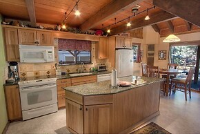Sky Chalet 3 Bedroom Cabin by RedAwning