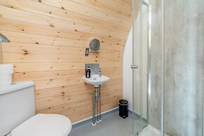 Carlton Manor Pod 12