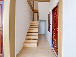 OYO 92054 Gala Residence