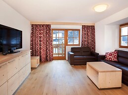 Apartment in Wald in Pinzgau With Balcony and View