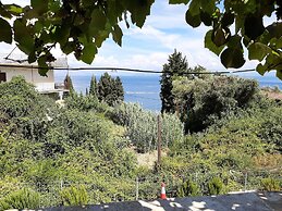 Snug Apartment in Mpenitses With Shared Pool