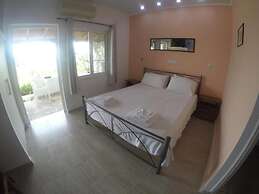 Snug Apartment in Mpenitses With Shared Pool