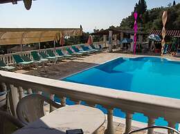 Snug Apartment in Mpenitses With Shared Pool