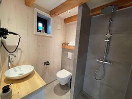 Inviting Chalet in Monnickendam With Garden