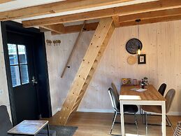 Inviting Chalet in Monnickendam With Garden