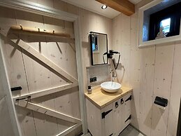 Inviting Chalet in Monnickendam With Garden