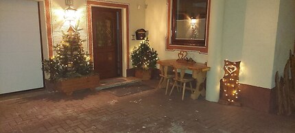 Cosy Holiday Home in a Charming Area