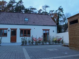 Attractive Bungalow With Fenced Garden