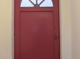 Attractive Bungalow With Fenced Garden