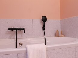 Attractive Bungalow With Fenced Garden