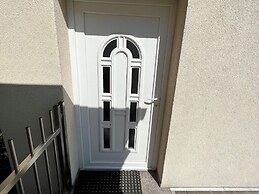 Apartment in Mauerbach Near Vienna With Pool