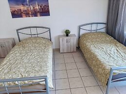 Apartment With Balcony Near Dusseldorf