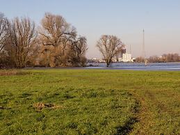 Apartment With Balcony Near Dusseldorf