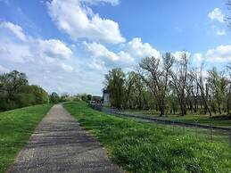 Apartment With Balcony Near Dusseldorf