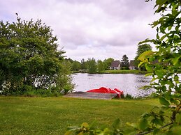 House With Sauna, Outdoor spa and Pedal Boat