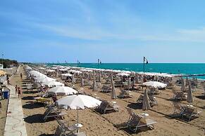 Bright Caorle Apartment With Pool