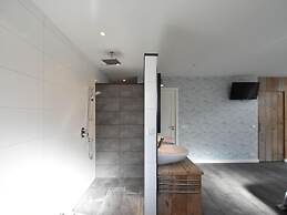 Spacious Holiday Home in Limmen With Bubble Bath