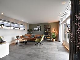 Spacious Holiday Home in Limmen With Bubble Bath