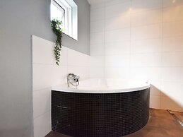 Spacious Holiday Home in Limmen With Bubble Bath