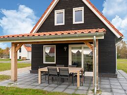 Beautiful Holiday Home in Scherpenisse