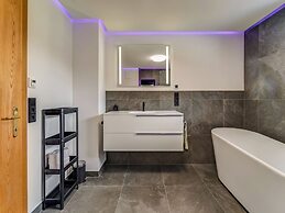 High-quality Apartment With Whirlpool