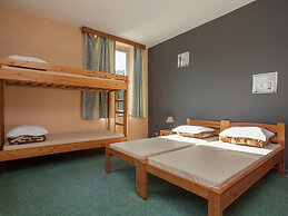 Spacious Holiday Home With Roofed Terrace