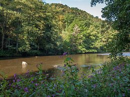 Spacious Holiday Home With Roofed Terrace