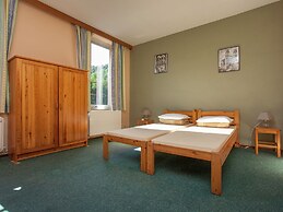 Spacious Holiday Home With Roofed Terrace