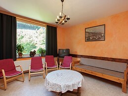 Spacious Holiday Home With Roofed Terrace