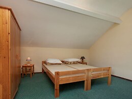 Spacious Holiday Home With Roofed Terrace