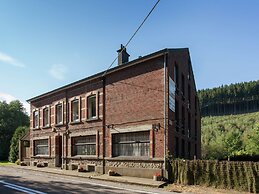 Spacious Holiday Home With Roofed Terrace