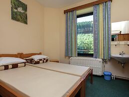 Spacious Holiday Home With Roofed Terrace