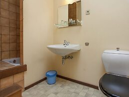 Spacious Holiday Home With Roofed Terrace