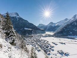 Pleasant Holiday Home in Langenfeld With Balcony