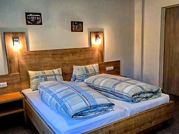 Pleasant Holiday Home in Langenfeld With Balcony