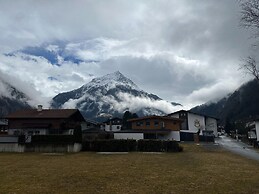 Pleasant Holiday Home in Langenfeld With Balcony