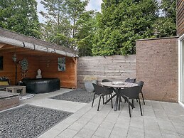 Holiday Home in Grou With Bubble Bath