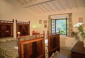 Villa in Sermugnano Near the Lake