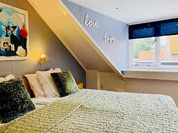 Nice Holiday Residence in De Koog Near the Beach