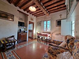 Apartment in Orbicciano With Pool