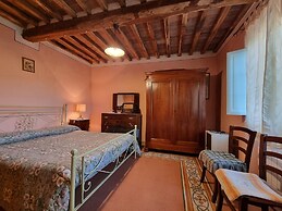 Apartment in Orbicciano With Pool