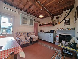 Apartment in Orbicciano With Pool