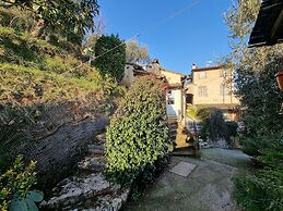 Apartment in Orbicciano With Pool