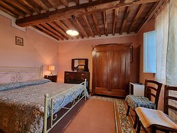 Apartment in Orbicciano With Pool